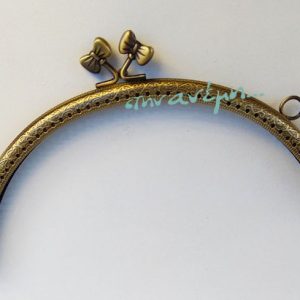 Μεταλλικό πλαίσιο-κούμπωμα (bag handle) με παπιγιόν
